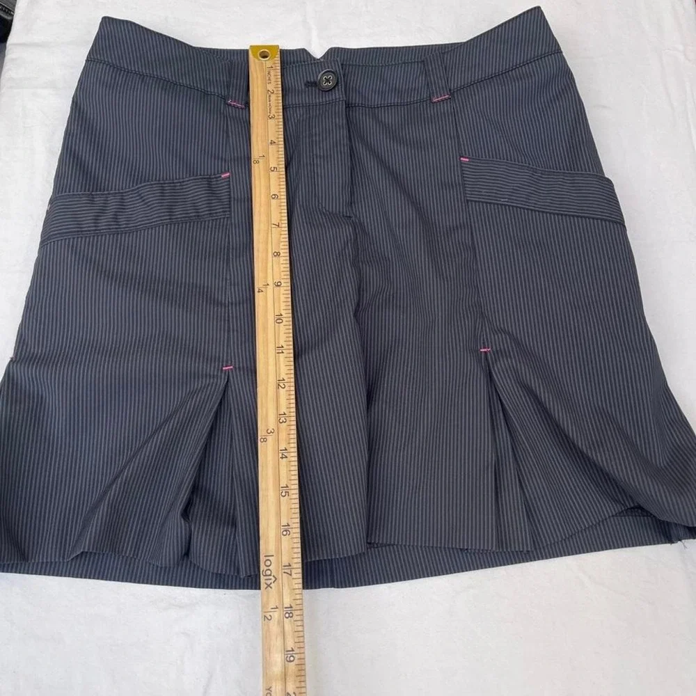 Nike grey pin striped golf skort‎